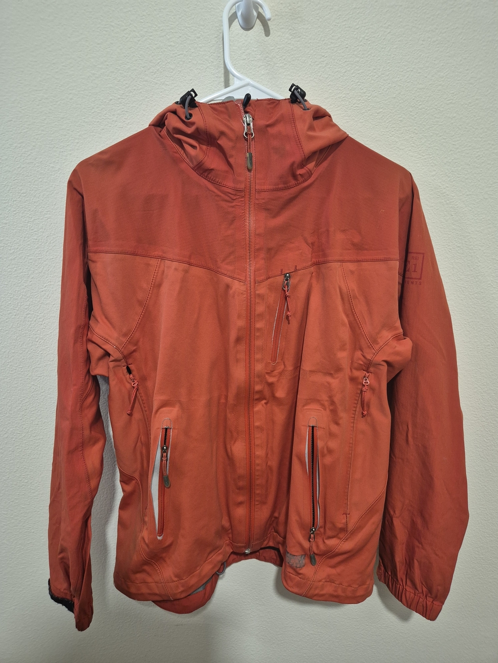 REI Jacket Womens M orange Full Zip Windbreaker Hooded E1 Elements Zip Pockets